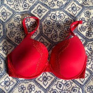Victoria's Secret Red Lace T-Shirt Bra
